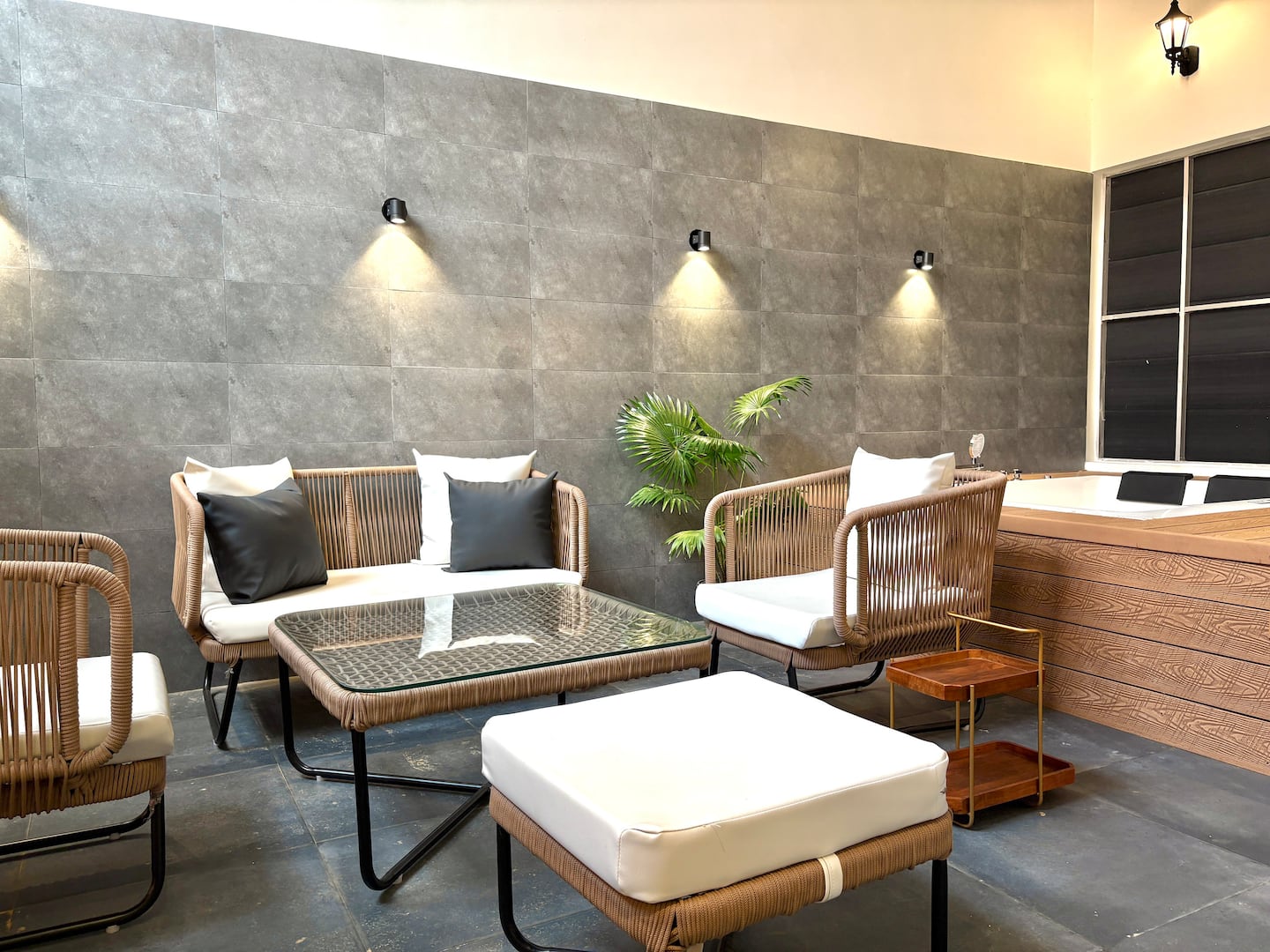 Romantic Jacuzzi 1BHK Candolim | Mirashya UG10